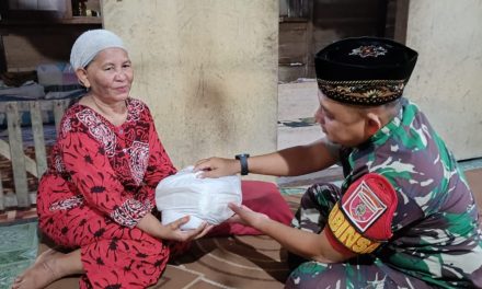 Posko Satu Jiwa Kembali Berikan Bantuan Paket Sembako Kepada Warga Desa Karang Bintang