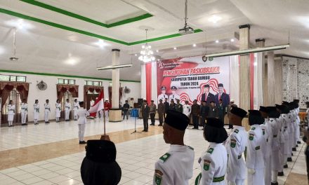 Perwakilan Bupati Tanbu Kukuhkan Anggota Paskibraka Angkatan XXI Tahun 2024