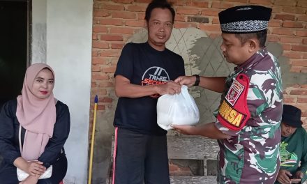 Jumat Berkah Peduli Satu Jiwa Berikan Aksi Sosial di Simpang Empat dan Karang Bintang