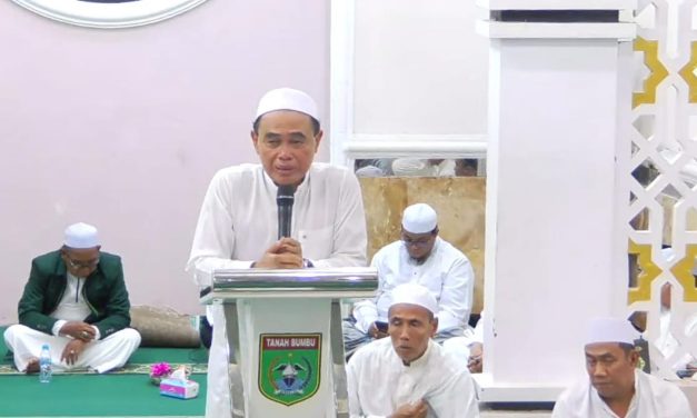 Ustad Abbas Maulid Hadiri Majelis Lailatul Jumat