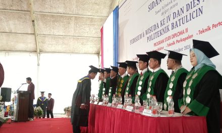 Politeknik Batulicin Gelar Sidang Senat Terbuka Yudisium dan Wisuda ke-IV di Komplek Makam Haji Maming Cappa Padang