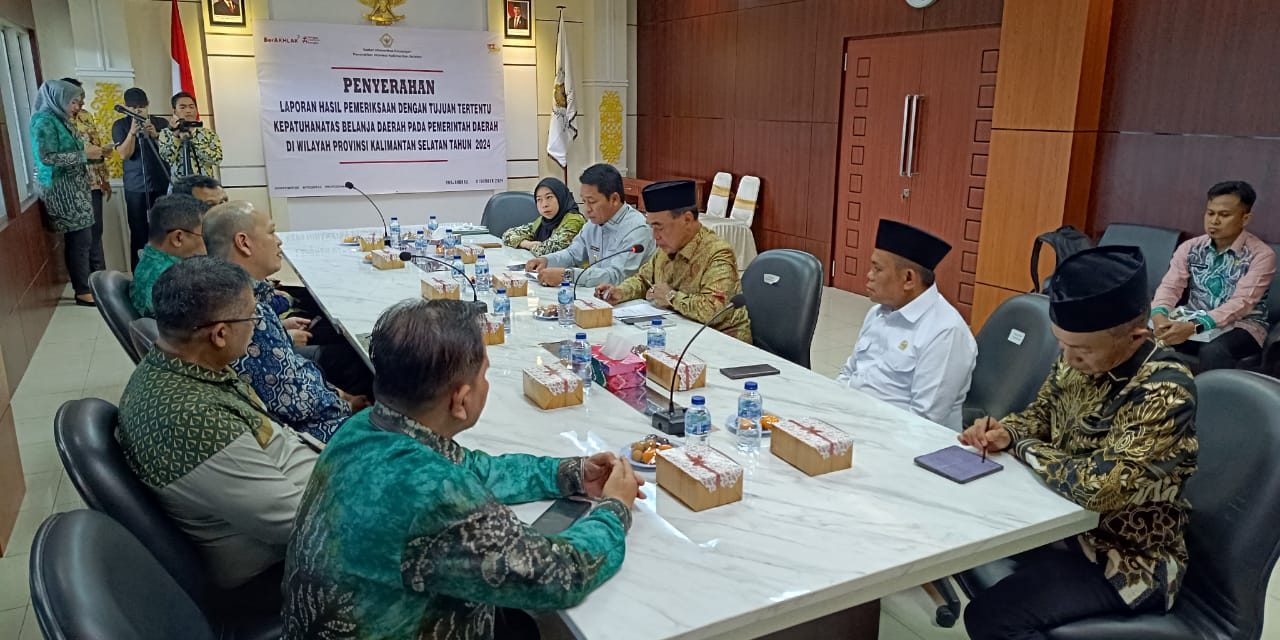 Bupati Tanbu Hadiri Acara Penyerahan LHP di Kantor BPK Perwakilan Provinsi Kalsel