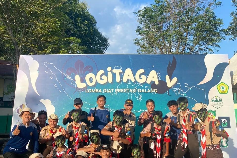 Tim Pramuka SMPN 7 Kusan Hilir Mendapatkan Juara Umum Perkemahan Logitaga