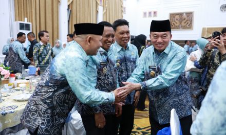 Wakil Bupati Tanbu Dampingi Istri Hj. Fitriyana Bahsanudin Hadiri Puncak Peringatan Hari Jadi ke-26 Kota Banjarbaru