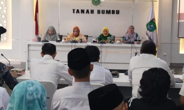 Bupati Tanbu Melalui Sekda Yulian Herawati Resmi Buka Sosialisasi Pembangunan Zona Integritas