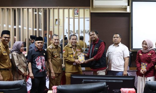 DPRD Tanbu Gelar Rapat Dengar Pendapat Gabungan Komisi