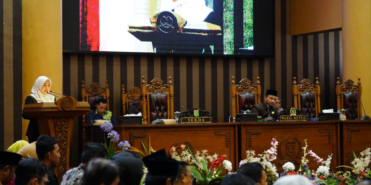 DPRD Tanbu Dengarkan Jawaban Bupati Atas Pemandangan Fraksi Terkait Dua Raperda