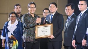 Bupati Tanbu Terima Sertifikat Eliminasi Malaria dari Kementerian Kesehatan RI Ajang APLMA ke-9