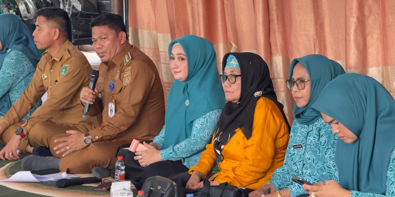 TP PKK Se-Kec. Simpang Empat Menggelar Pertemuan Rutin di Kantor Desa Sejahtera