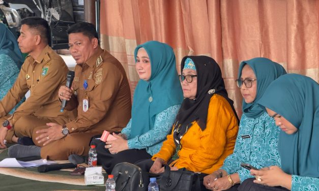TP PKK Se-Kec. Simpang Empat Menggelar Pertemuan Rutin di Kantor Desa Sejahtera