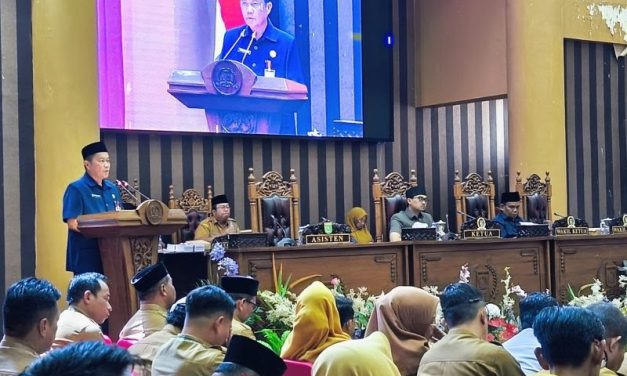 DPRD Tanbu Bahas Penyampaian Dokumen Perubahan KUA dan PPAS 2025 dalam Rapat Paripurna