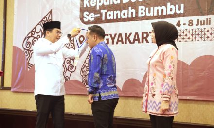 Bupati Tanbu Tegaskan Pentingnya Komitmen Seluruh Kepala Desa Tanbu Berikan Pelayanan