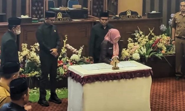 DPRD Tanbu Gelar Rapat Paripurna Penandatanganan Nota Kesepakatan KUA PPAS Perubahan Anggaran 2025