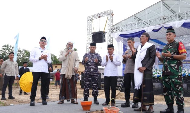 Bupati Tanbu Sampaikan Apresiasinya di Puncak Peringatan Milad ke-15 Ponpes Salafiyah Al-Istiqamah