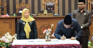 DPRD Tanbu Gelar Rapat Paripurna Pengambilan Keputusan 3 Raperda Penting