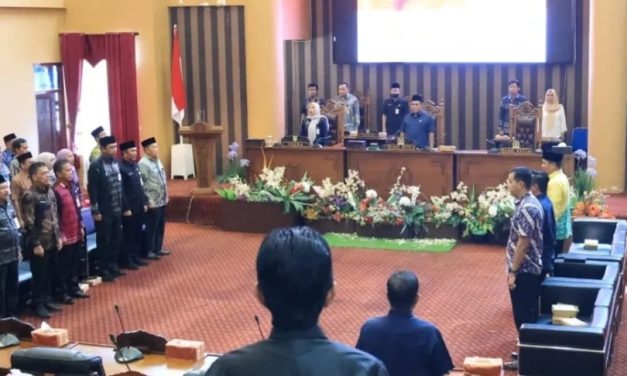 Pemkab Tanbu Gelar Rapat Paripurna DPRD Dalam Rangka Jawaban Bupati atas Pemandangan Umum Fraksi terhadap RAPBD-P