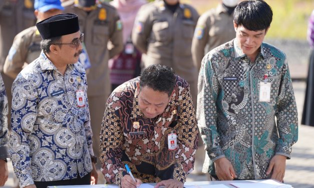 Upaya Perkuat Integrasi Layanan Publik Basis Data Disdukcapil Tanbu Tandatangani Kerjasama dengan OPD, Satpol PP dan Damkar