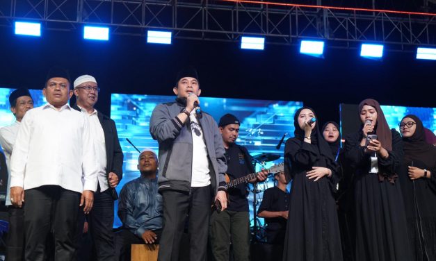 Musik Religi dan Pelayanan Publik Meriahkan kegiatan Aksi Tanbu Bershalawat di Masjid Agung Al Falah