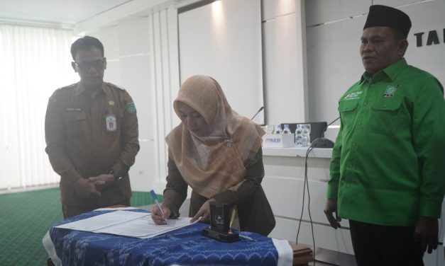 Pemkab Tanbu Salurkan Bantuan Keuangan Parpol di Acara Penandatanganan NPHD