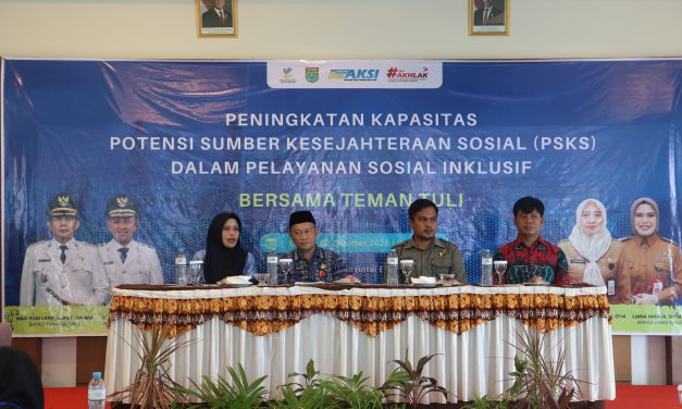 Pemkab Tanbu Melalui Dinsos Gelar Bimtek PSKS Teman Tuli Bahasa Isyarat