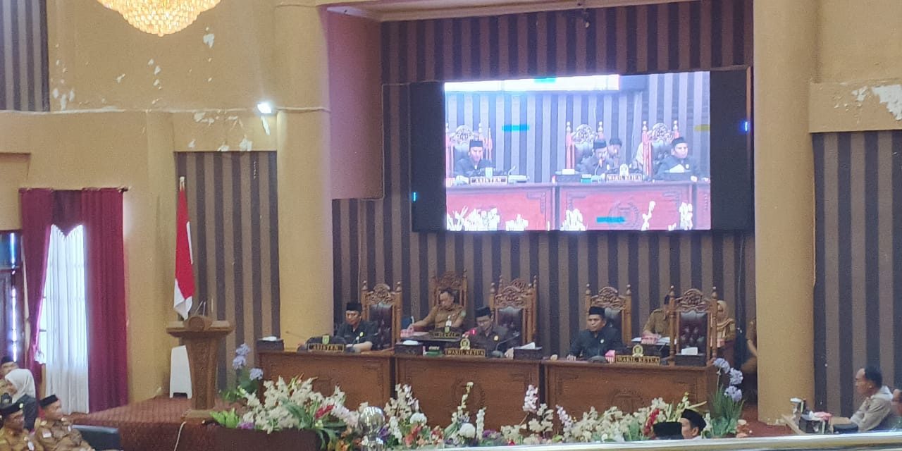 DPRD Tanbu Gelar Rapat Paripurna Pemandangan Umum Fraksi Terhadap Raperda