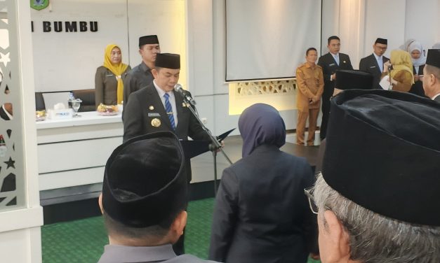 Bupati Tanbu Lantik Pejabat Pimpinan Tinggi Pratama dan Pejabat Administrator di Lingkungan Tanbu