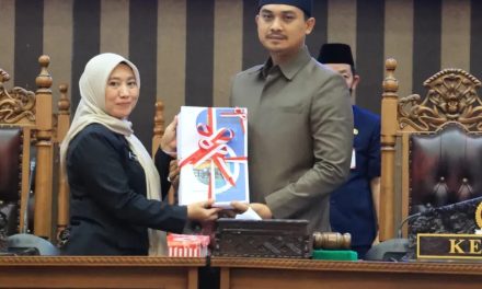 Pemkab Tanbu Sampaikan RAPBD Anggaran 2026 di Rapat Paripurna DPRD