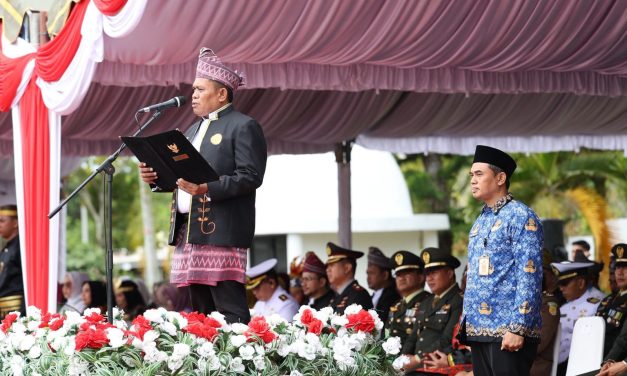 Peringati Hari Pahlawan Nasional 2025, Waki Ketua I DPRD Tanbu Turut Hadir dan Bacakan Naskah UUD 1945