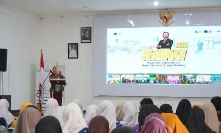 Bupati Tanbu Melalui Kepala DP3AP2KB Resmi Buka Seminar Parenting dan Stunting 2025
