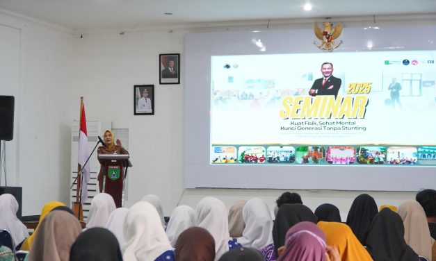 Bupati Tanbu Melalui Kepala DP3AP2KB Resmi Buka Seminar Parenting dan Stunting 2025