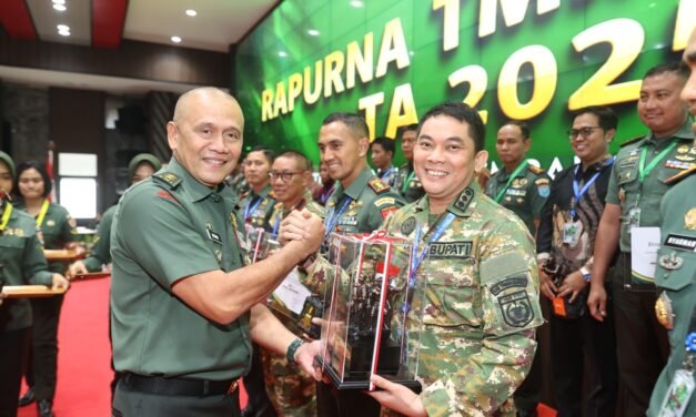 Bupati Tanbu Terima Penghargaan Apresiasi Kontribusi dalam TMMD ke-126 2025