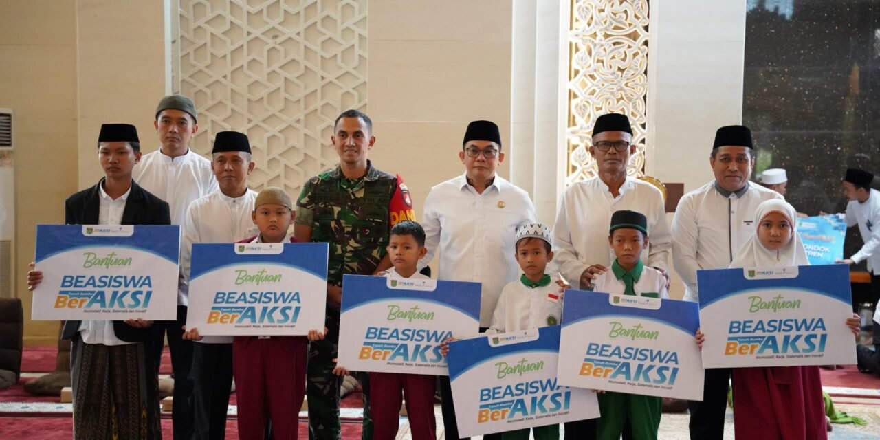 Bupati Tanbu Launching Beasiswa BerAksi dan Penyalur Pondok Pesantren, Guru Ngaji, dan Guru Majelis Ta’lim