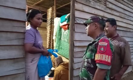 Koramil 1022-05/Karang Bintang Laksanakan Rutin Jumat Berkah Salurkan Bantuan Sosial