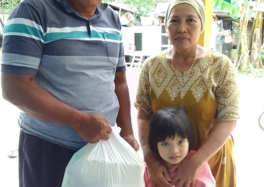 Kodim 1022/Tanbu bersama Posko Satu Jiwa Laksanakan Jumat Berkah Salurkan Sembako