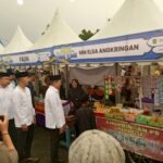 Bupati Tanbu Resmi Buka Aksi Bejual Wadai di Depan Masjid Agung Al Falah