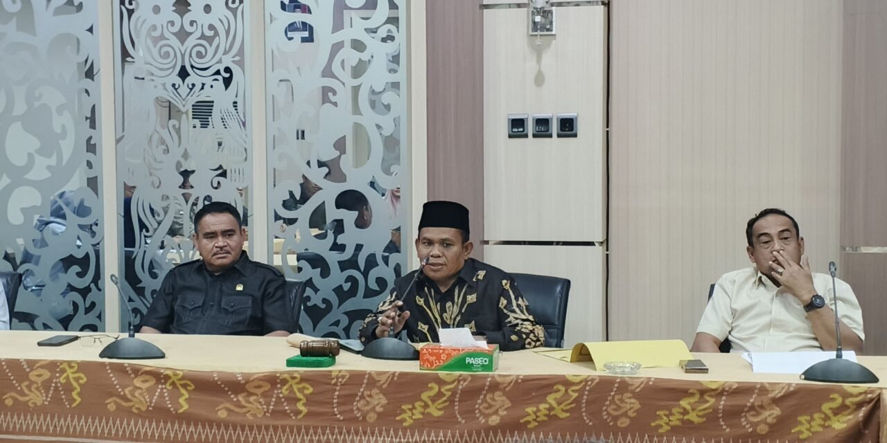RDP Komisi III DPRD Tanbu Berlangsung di Ruang Rapat DPRD Tanbu Bahas Polemik Larangan Pendampingan Serikat Buruh