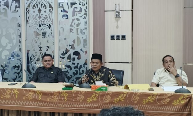 RDP Komisi III DPRD Tanbu Berlangsung di Ruang Rapat DPRD Tanbu Bahas Polemik Larangan Pendampingan Serikat Buruh