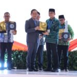 Peringatan Hari Peduli Sampah Nasional 2026, Bupati Tanbu Terima Predikat Sertifikat Kabupaten Bersih 2025