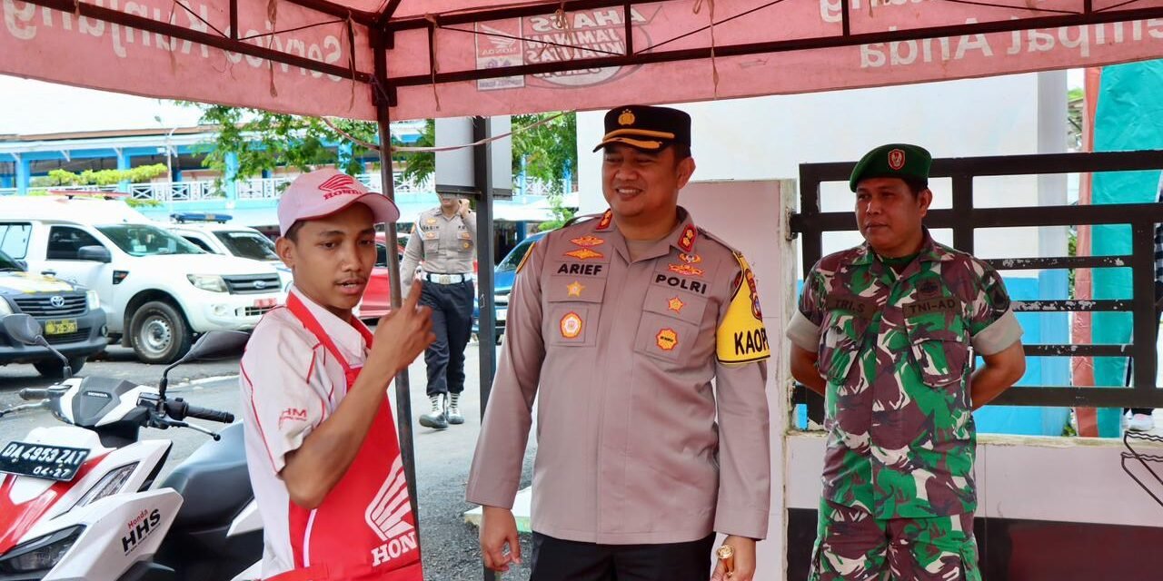 Pastikan Pengamanan dan Pelayanan Masyarakat Hari Raya Idul Fitri, Kapolres Tanbu Lakukan Pengecekan Pos Terpadu Pelayanan