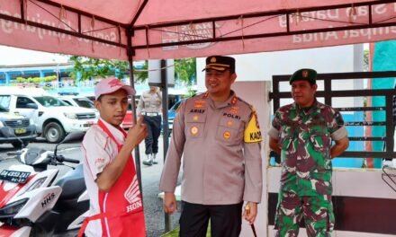 Pastikan Pengamanan dan Pelayanan Masyarakat Hari Raya Idul Fitri, Kapolres Tanbu Lakukan Pengecekan Pos Terpadu Pelayanan