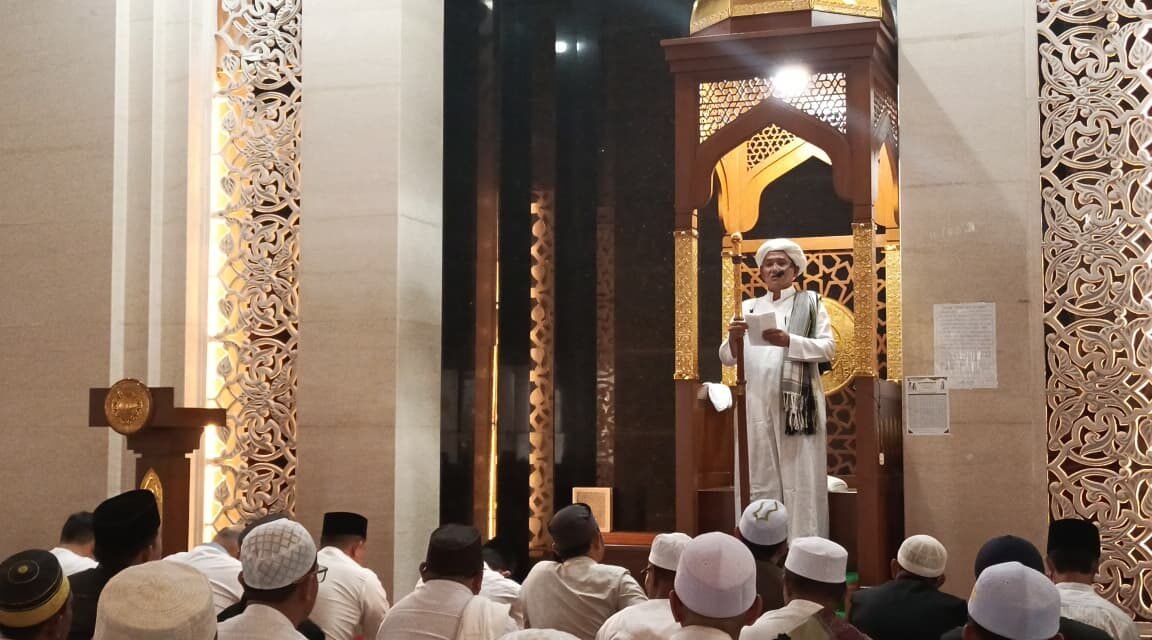 Bupati Tanbu Menunaikan Sholat Idul Fitri 1447 Hijriah di Masjid Agung Al Falah