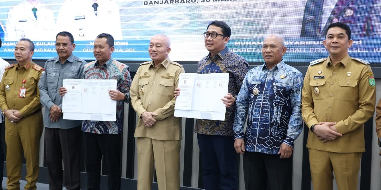Bupati Tanbu Hadiri dan Saksikan Tanda Tangan Kontrak Pembangunan Jembatan Pulau Laut