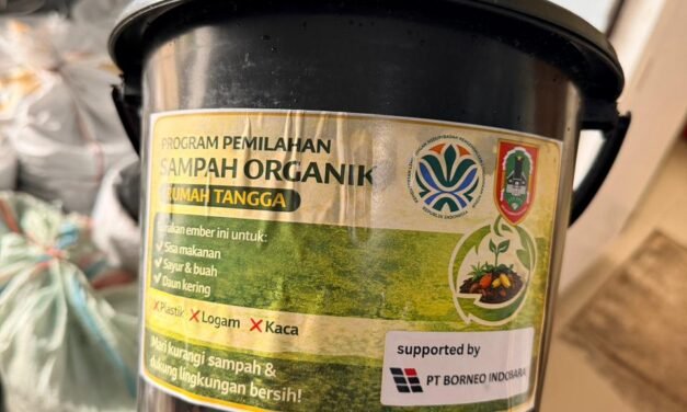 PT Borneo Indobara Salurkan 2.500 Ember dan 20 Drum untuk Pengelolaan Sampah Organik