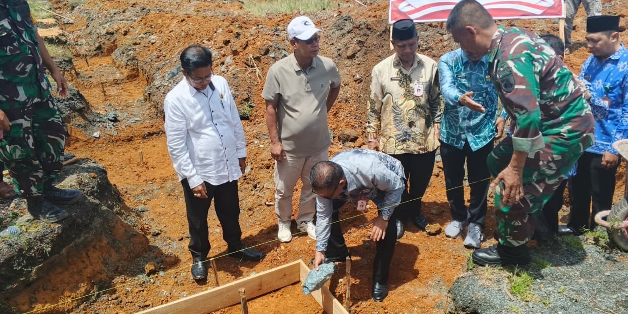 Pemkab Tanbu Hadiri Peletakan Batu Pertama Pembangunan KDKMP di Desa Manunggal
