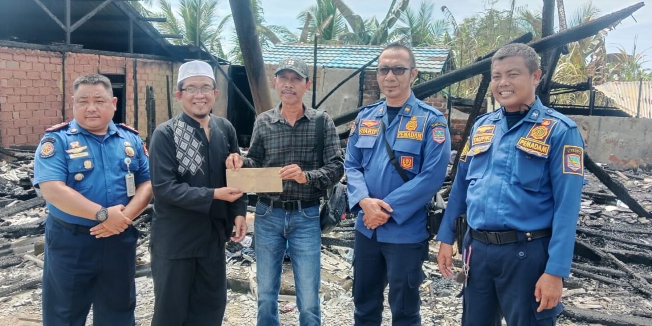 PWI Tanbu Tunjukkan Solidaritas Saat Setelah Kebakaran Rumah Jurnalis Senior di Kotabaru