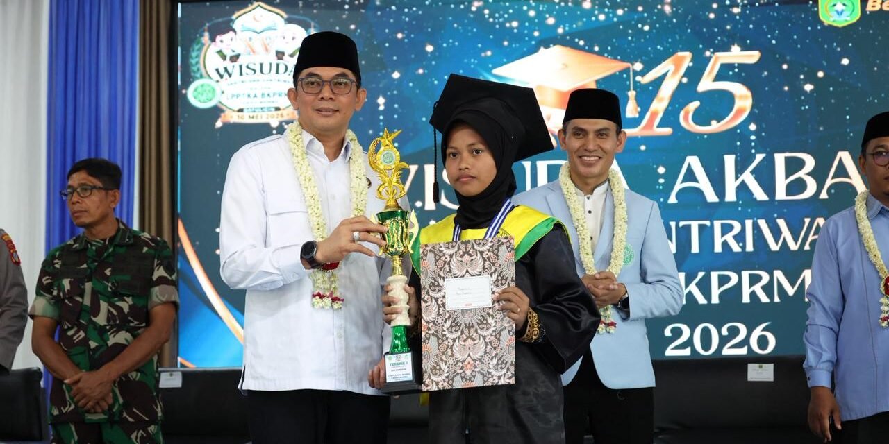 Bupati Tanbu Wisuda 1.200 Santri TKA-TPA LPPTKA BKPRMI Tanbu 2026 di Pendopo Kantor Bupati
