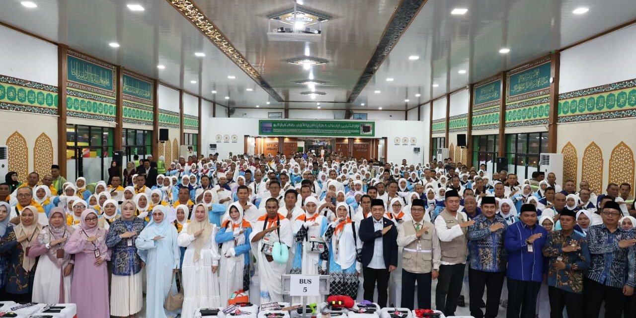 356 Jamaah Haji Kloter BDJ 13 Tanbu dan Kotabaru Resmi Dilepas Menuju Tanah Suci
