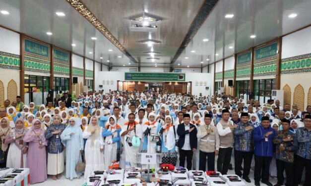 356 Jamaah Haji Kloter BDJ 13 Tanbu dan Kotabaru Resmi Dilepas Menuju Tanah Suci