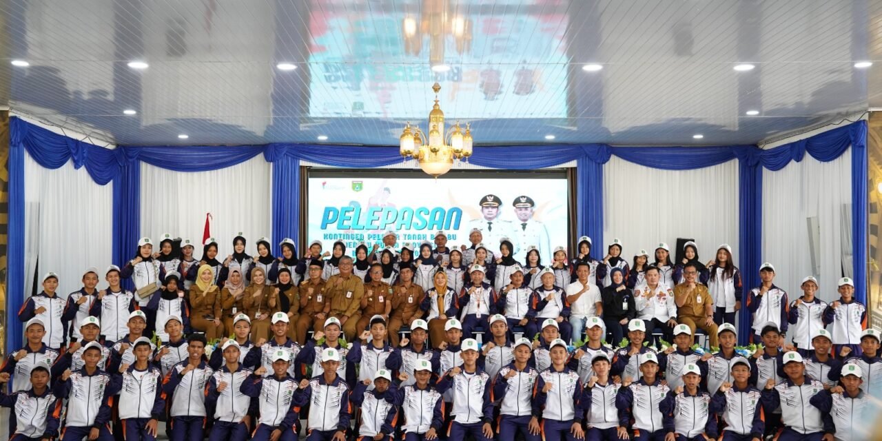Sekda Tanbu Lepas Kontingen Tanbu untuk Ikuti Ajang POPDA Tingkat Provinsi Kalsel 2026