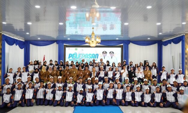 Sekda Tanbu Lepas Kontingen Tanbu untuk Ikuti Ajang POPDA Tingkat Provinsi Kalsel 2026